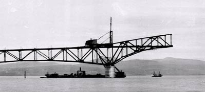 Construction of the 1929 bridge showing cantilevered design